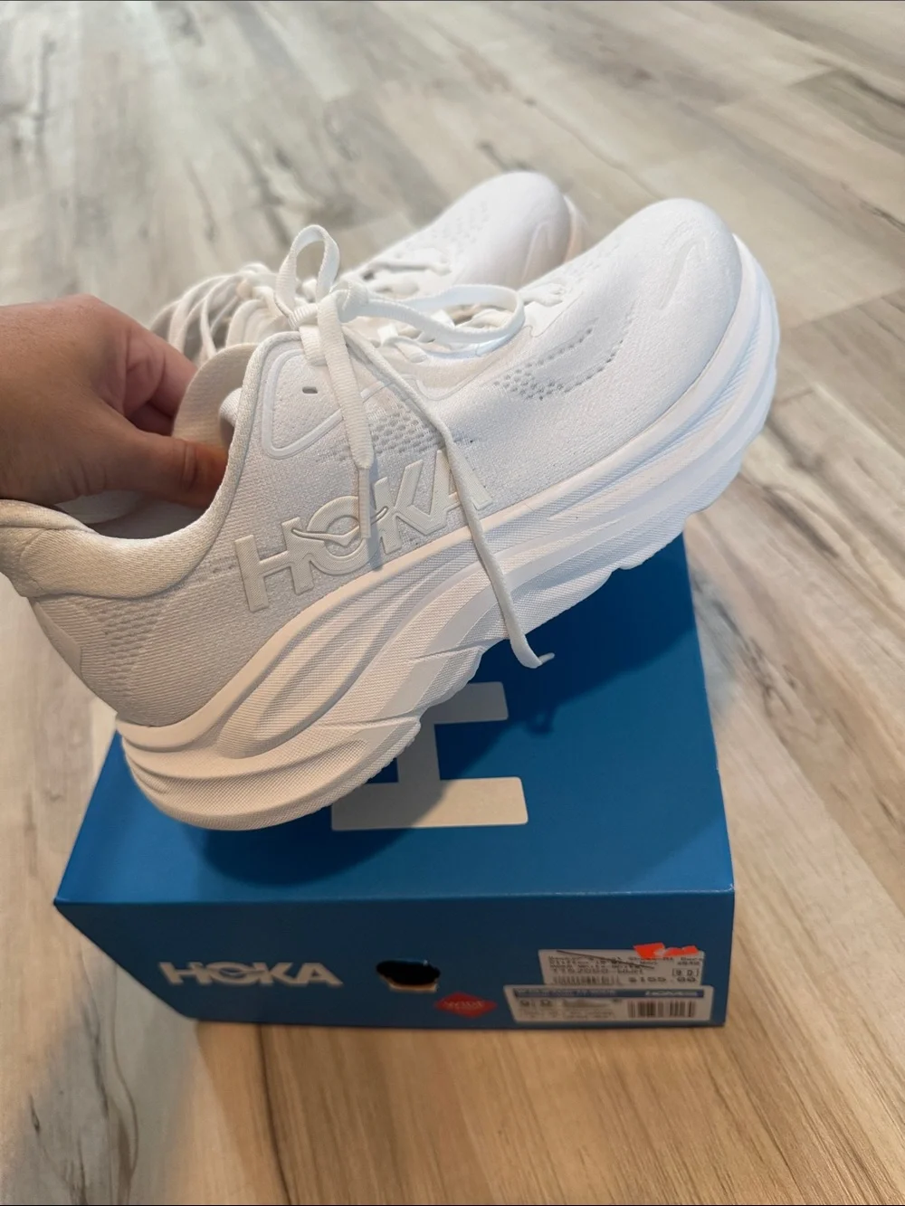 NEW Womens Hoka Clifton 10 sz. 9 WIDE